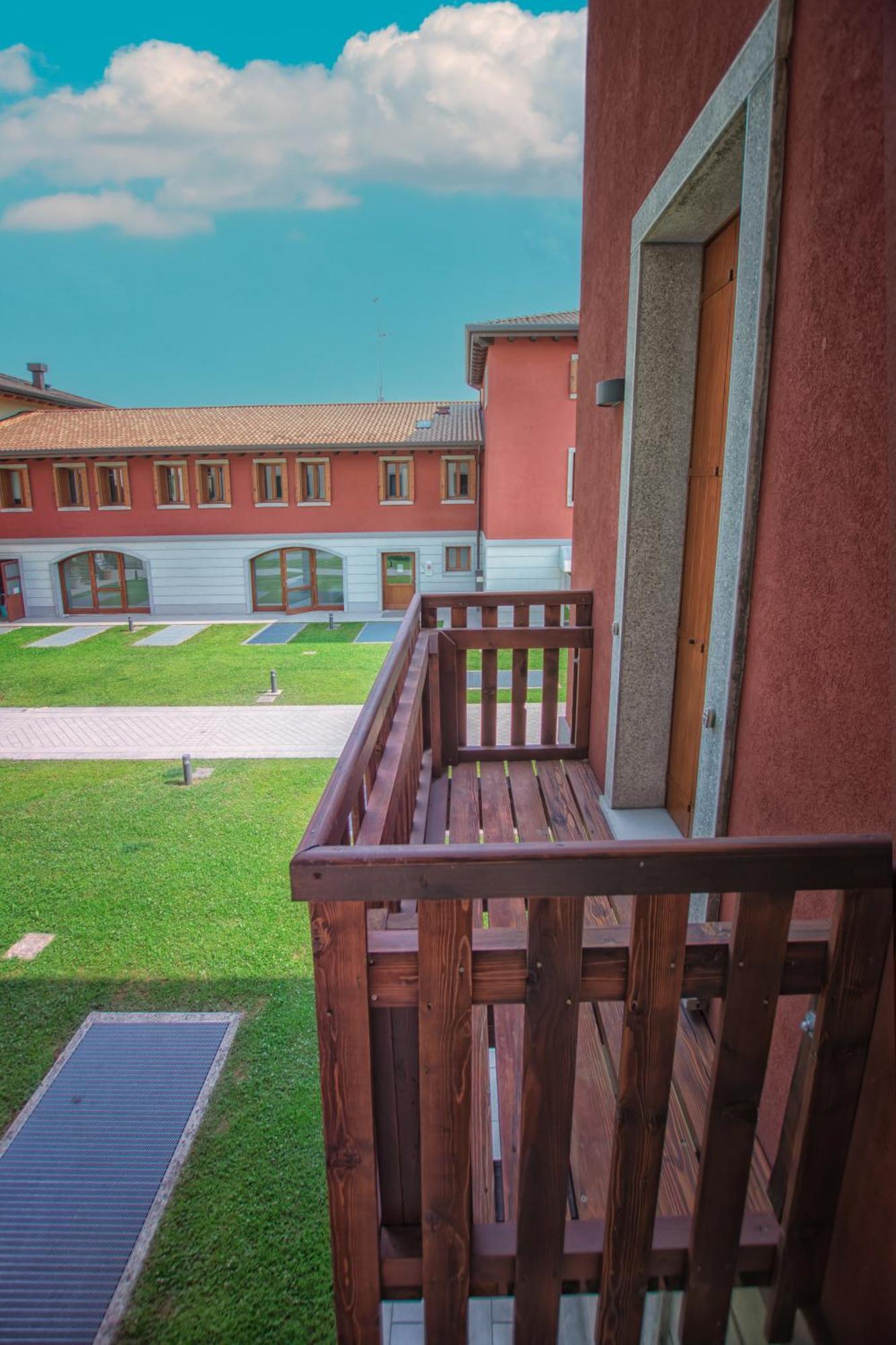 Hotel Residence Dolcenero Сан-Даниэле-дель-Фриули Экстерьер фото